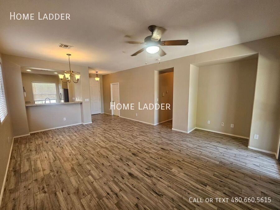 39746 N Cross Timbers Way - Photo 3 of 17