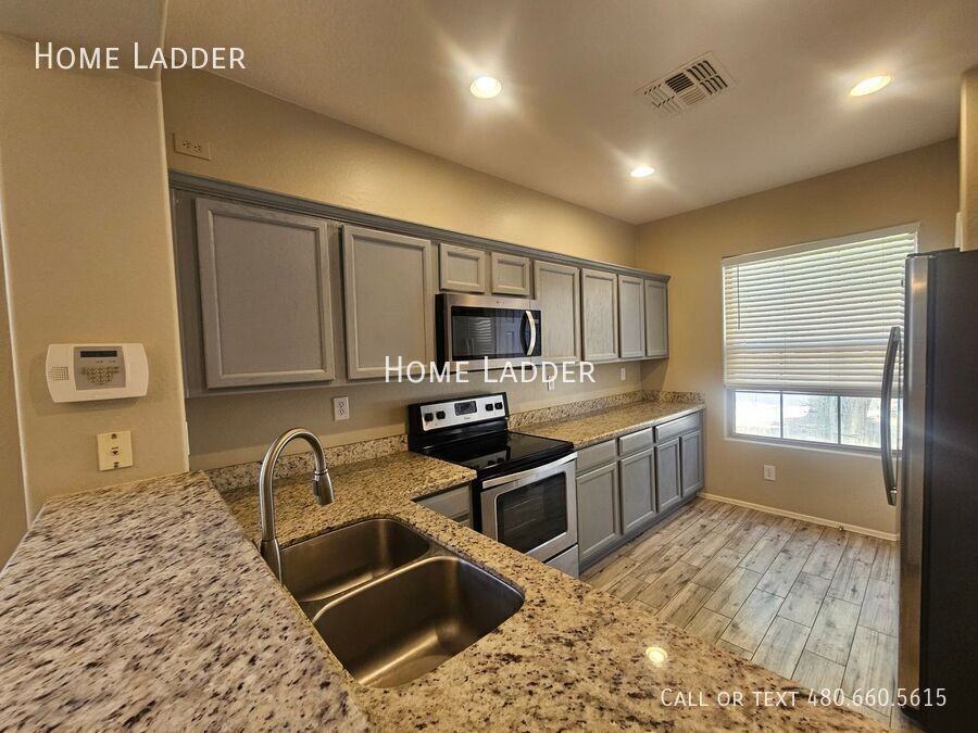 39746 N Cross Timbers Way - Photo 6 of 17