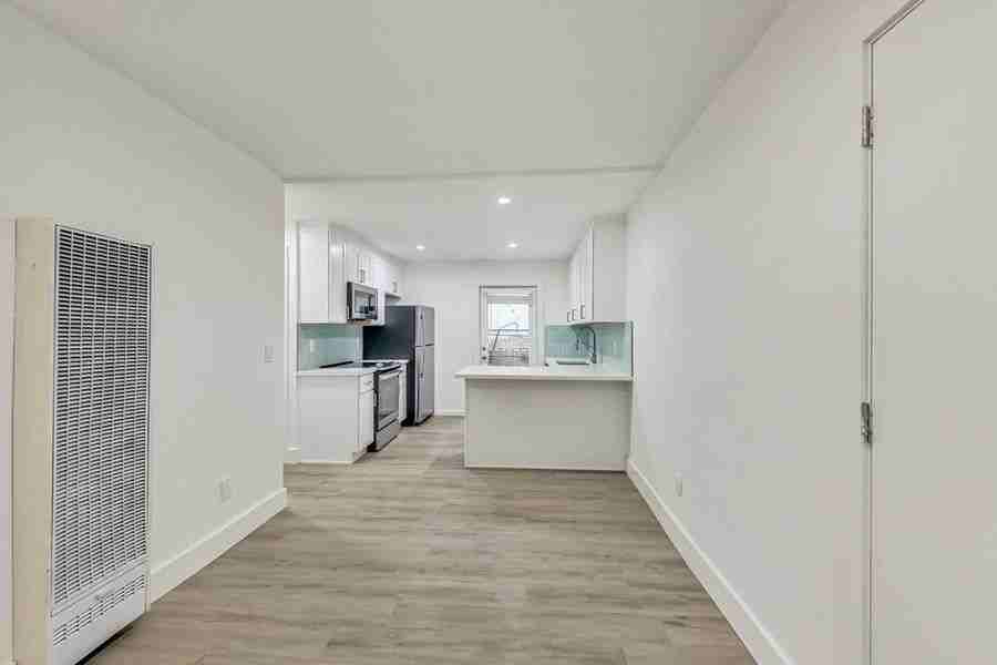 2537 Ellsworth St #C - Photo 2 of 23