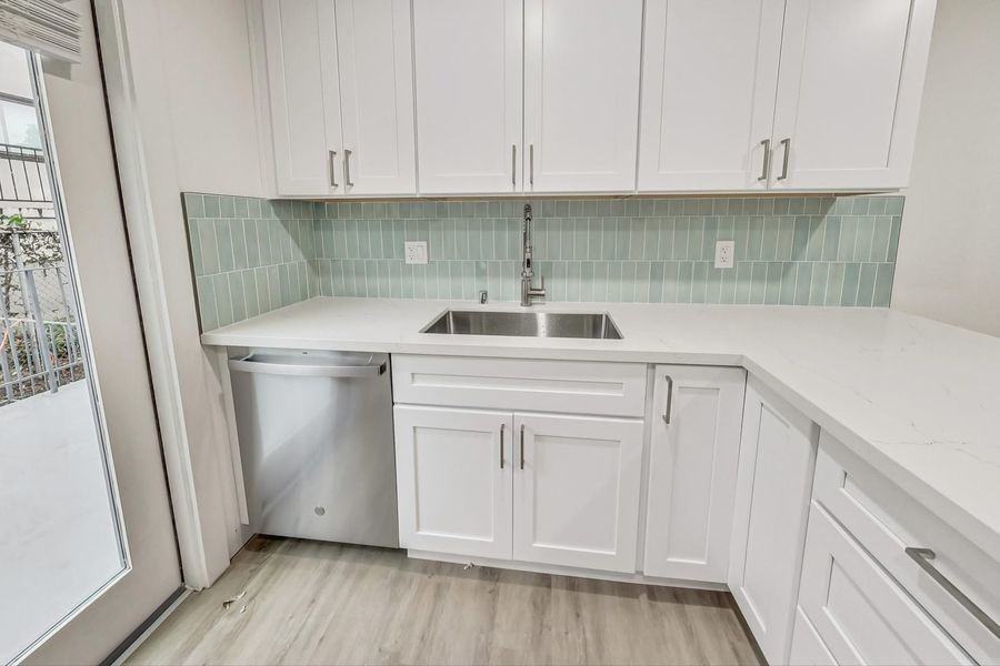 2537 Ellsworth St #C - Photo 7 of 23