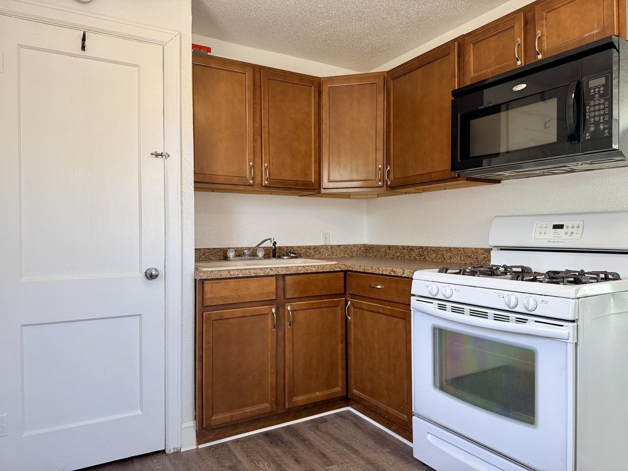 2809 Bildahl St #1 - Photo 3 of 12