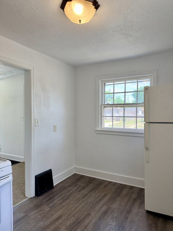 2809 Bildahl St #1 - Photo 4 of 12