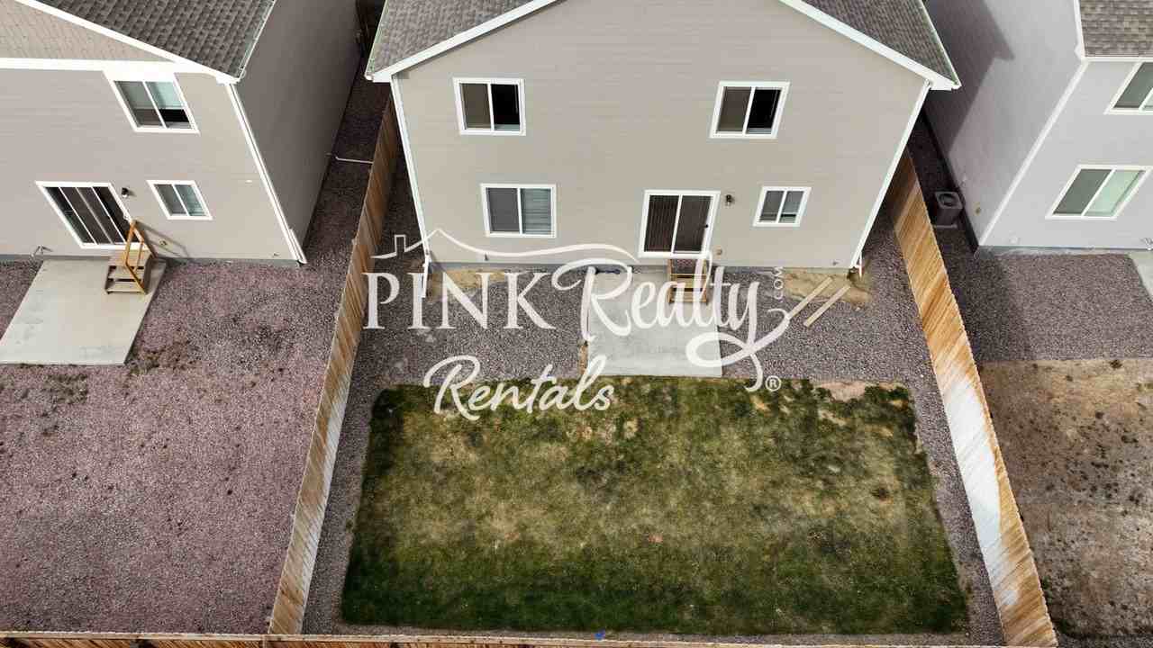 10897 Rowley Dr - Photo 6 of 42