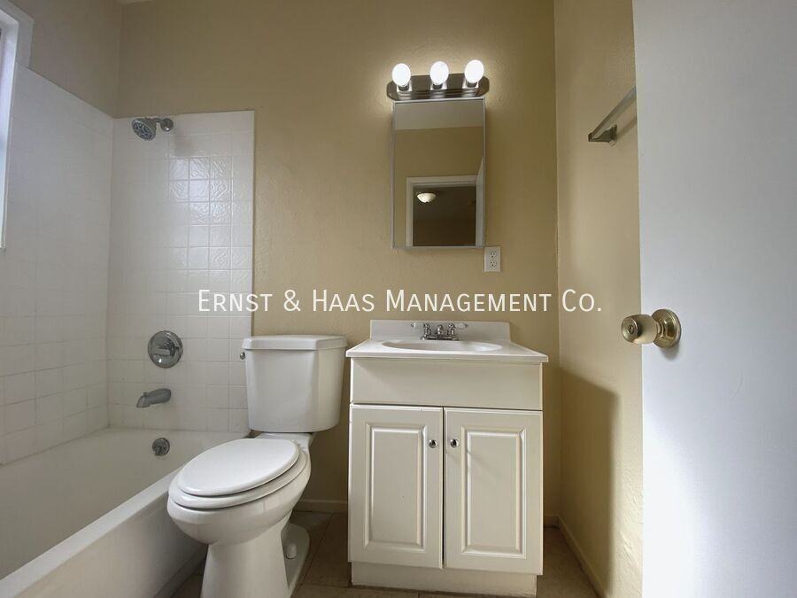 13812 Avalon Blvd #B - Photo 5 of 15