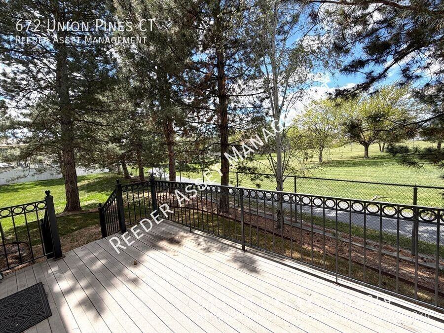 672 E Union Pines Ct - Photo 2 of 4