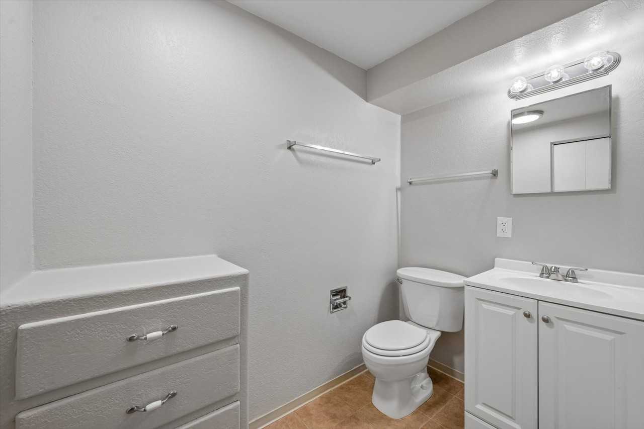 1613 Allison Street - Photo 5 of 38