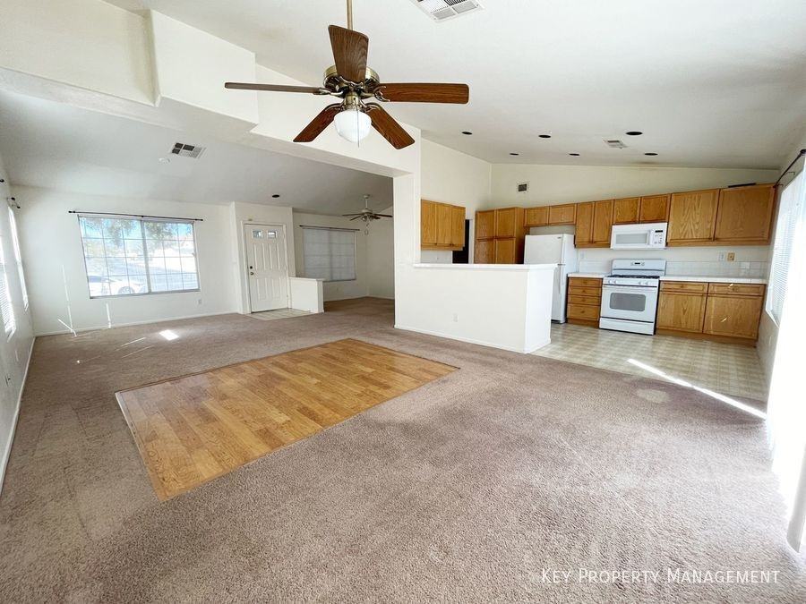 8870 Haviland Rd - Photo 3 of 26