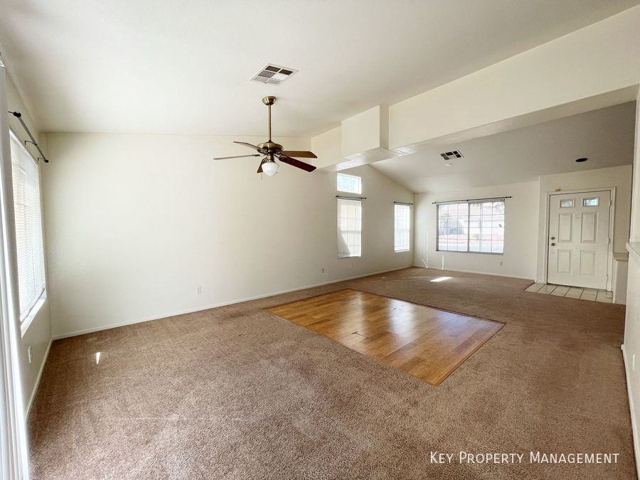 8870 Haviland Rd - Photo 4 of 26