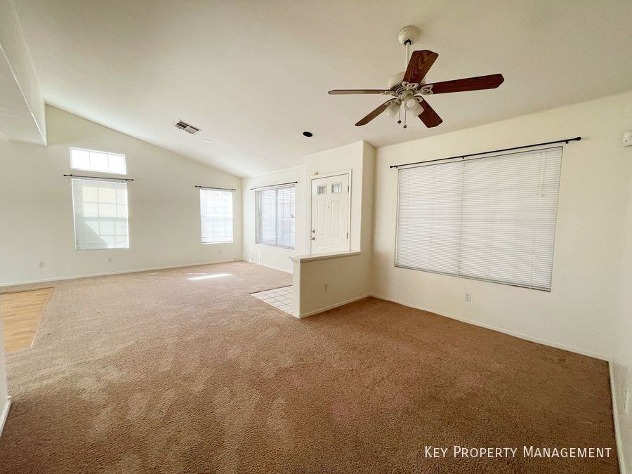 8870 Haviland Rd - Photo 5 of 26