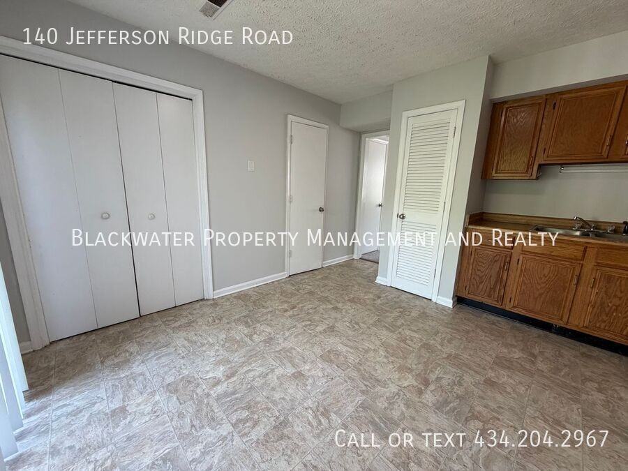 140 Jefferson Ridge Rd - Photo 5 of 13