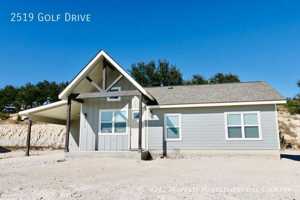 featured image of 2519 Golf Dr