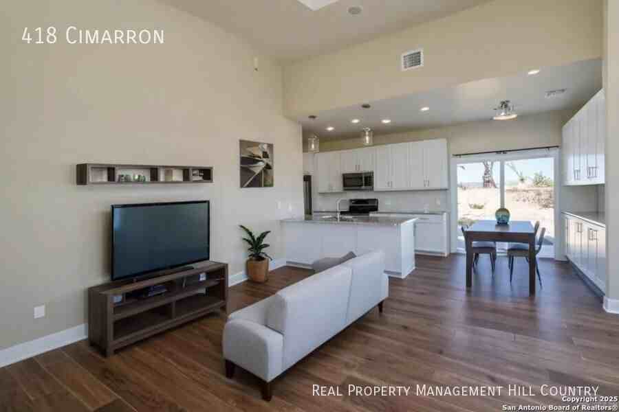 418 Cimarron - Photo 4 of 12