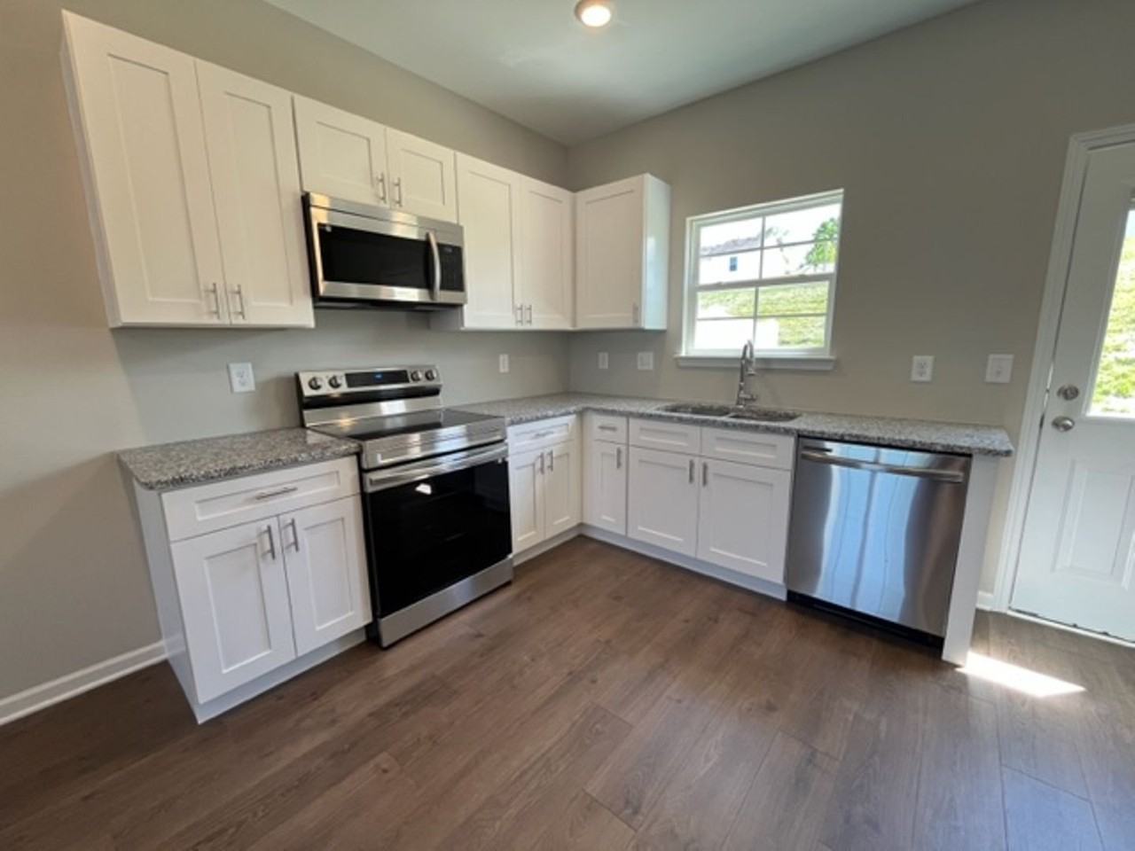 218 Tara Ct - Photo 5 of 14