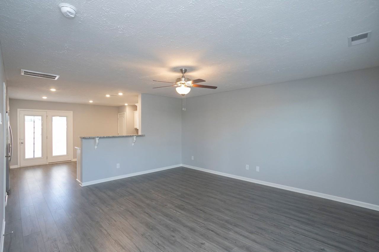 1030 Leadville Dr - Photo 6 of 38