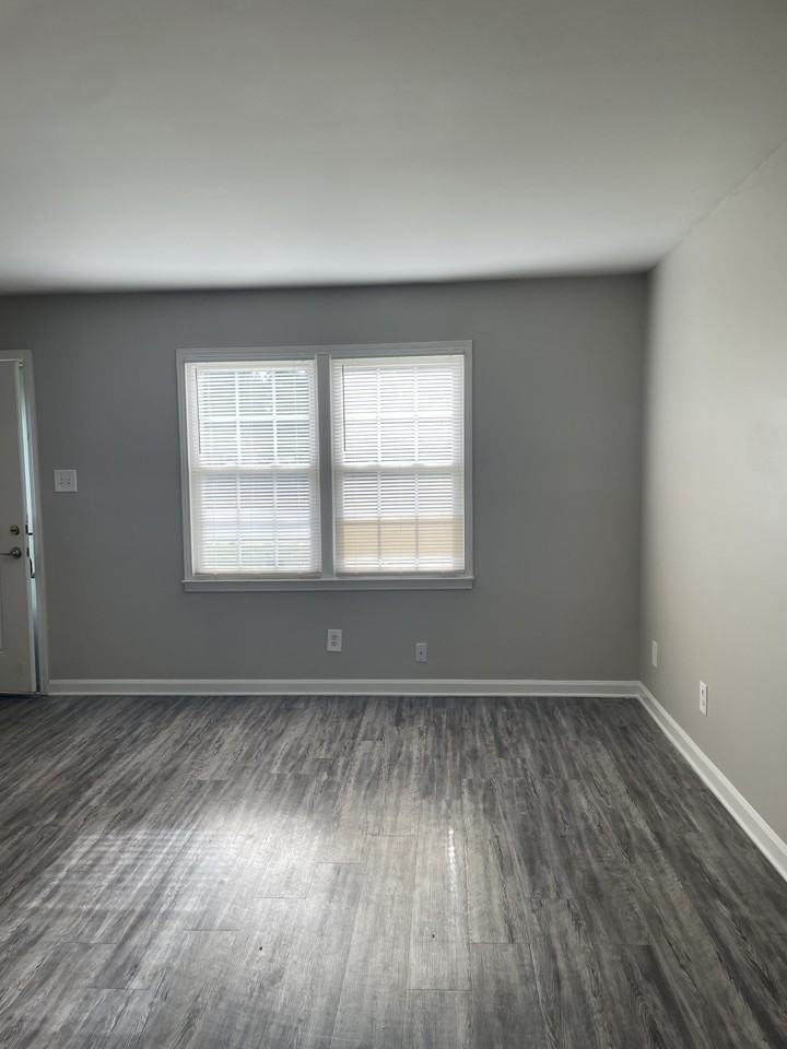 501 Greenbriar Road TRIAD - Photo 3 of 12