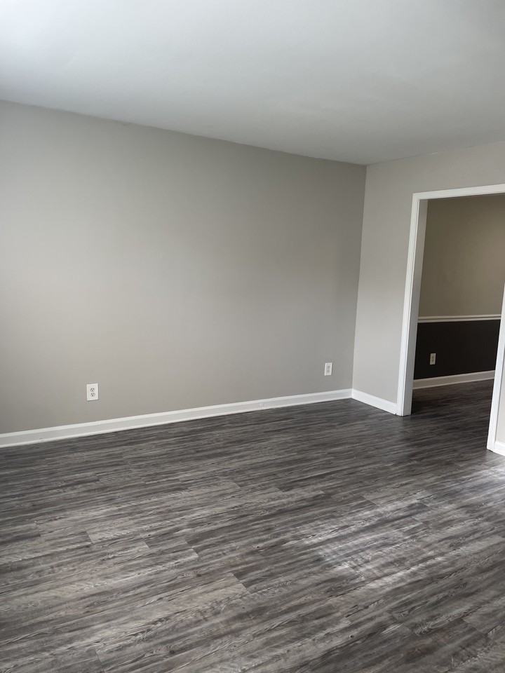 501 Greenbriar Road TRIAD - Photo 5 of 12