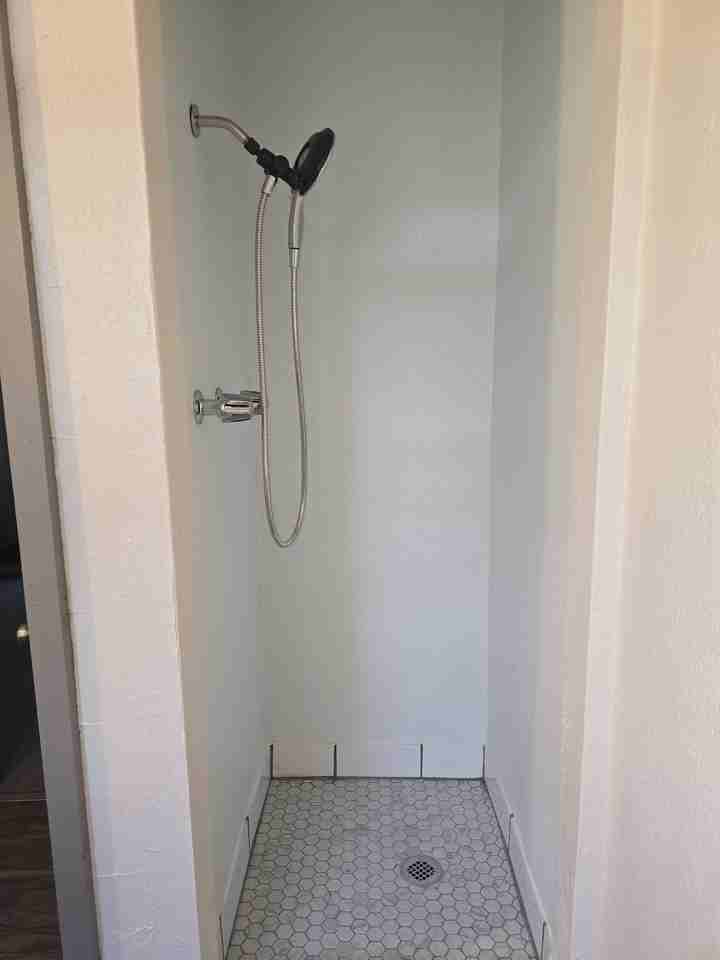 1275 Rogue River Hwy Apt 7 - Photo 3 of 11