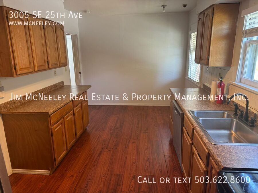 3005 Se 25th Ave - Photo 4 of 21