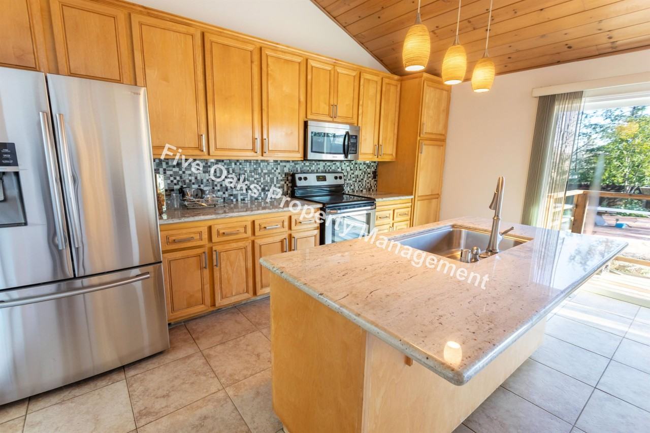 2815 Stanford Ln - Photo 7 of 38