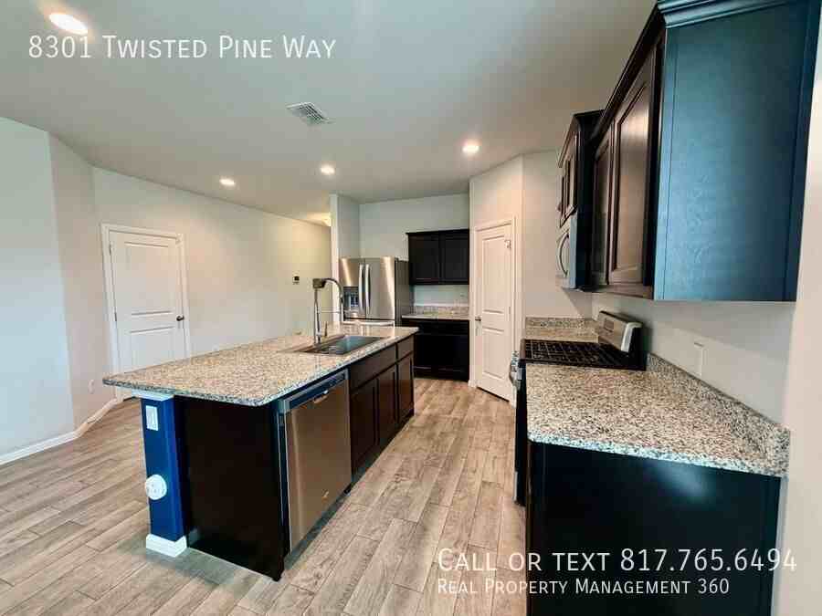 8301 Twisted Pine Way - Photo 3 of 17