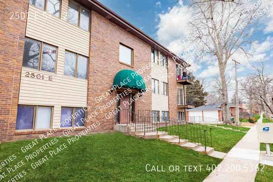 2501 E St #2 - Photo 4 of 28