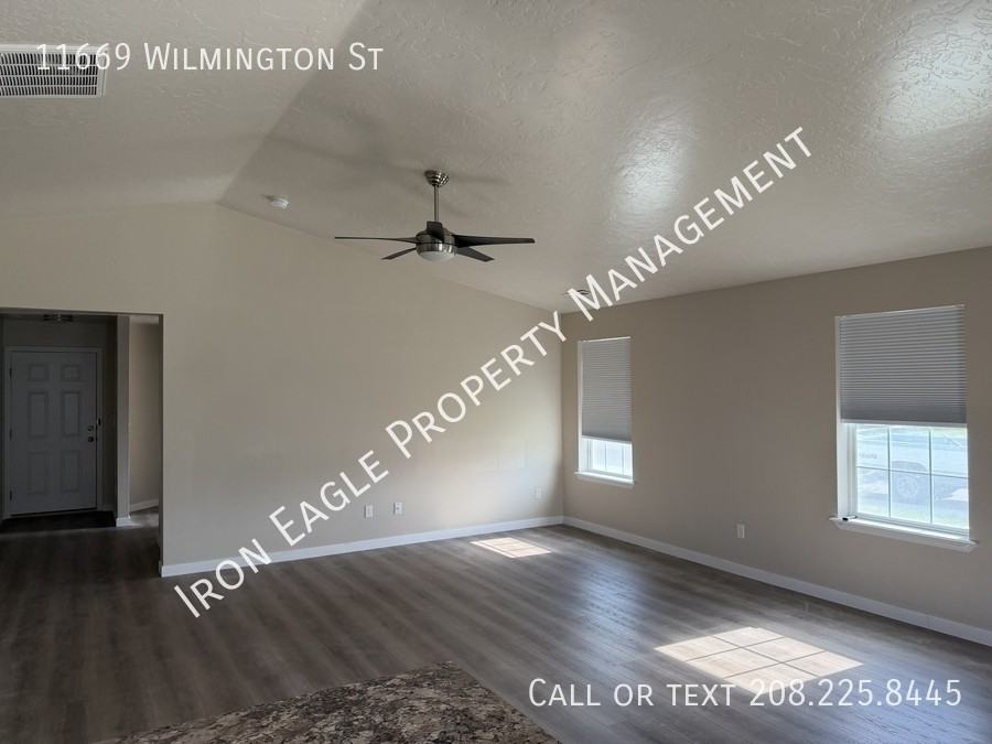 11669 Wilmington St - Photo 4 of 12