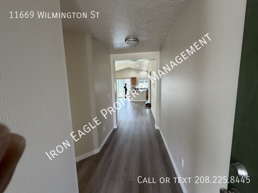 11669 Wilmington St - Photo 5 of 12