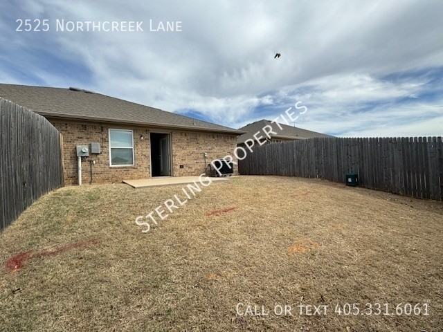 2525 Northcreek Ln - Photo 2 of 21