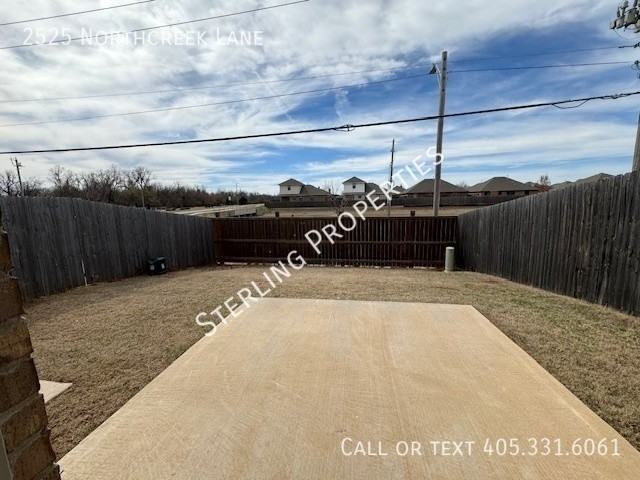 2525 Northcreek Ln - Photo 3 of 21