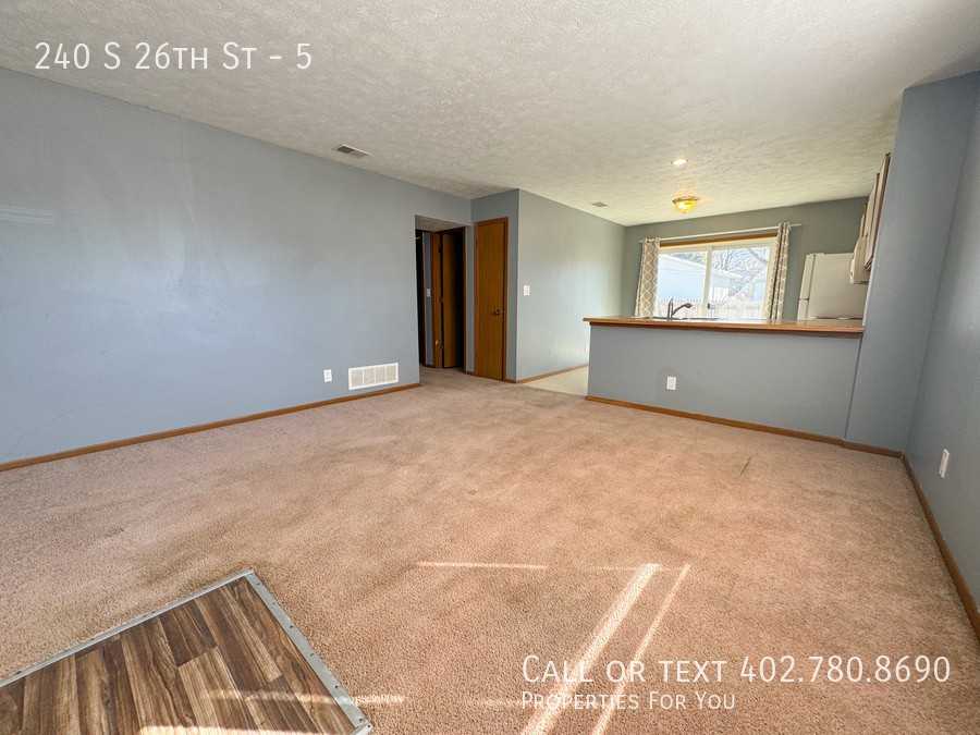 240 S 26th St #5 - Photo 3 of 16
