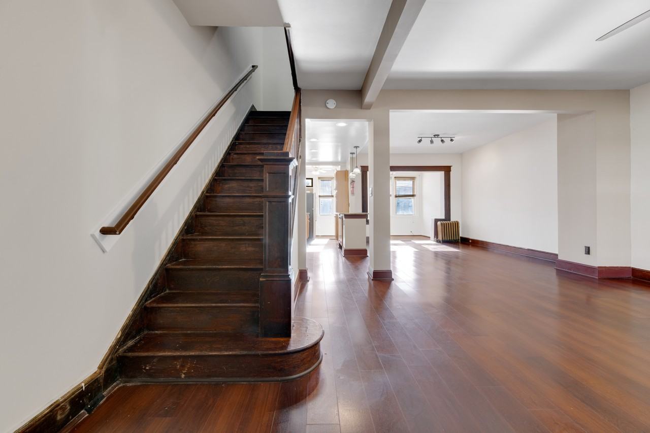 1409 Orren St Ne - Photo 6 of 31
