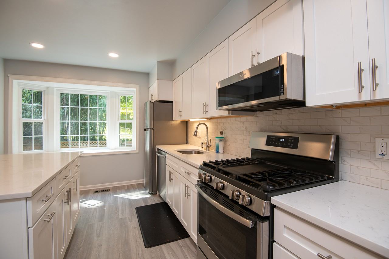 3202 Adams Ct - Photo 3 of 41