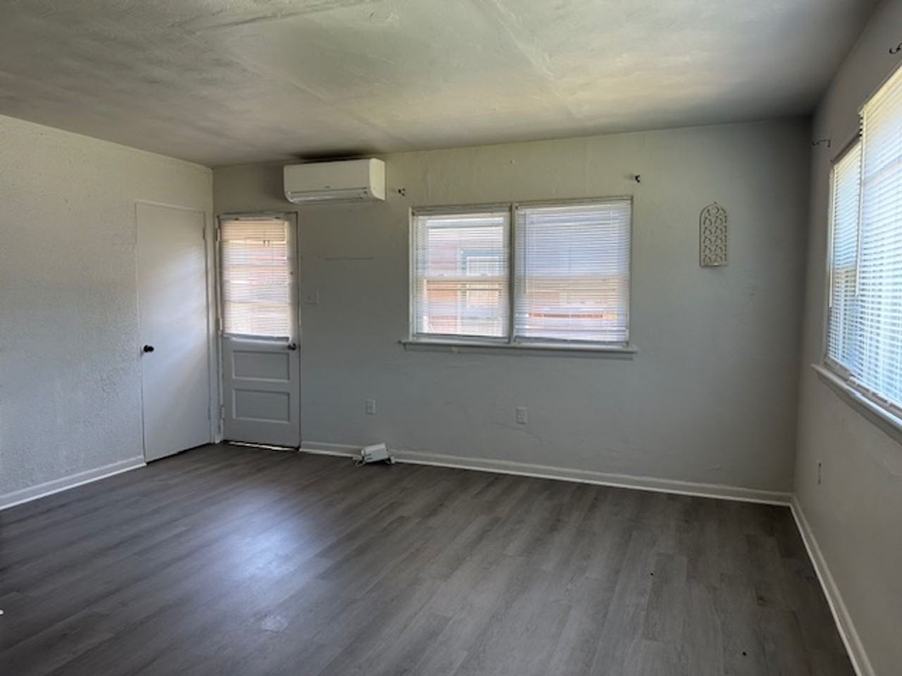 4 Boeing Rd #4A - Photo 2 of 10