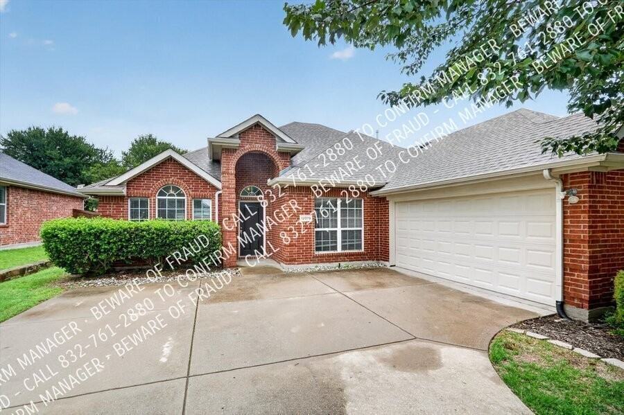 12079 Kingsville Dr - Photo 2 of 28