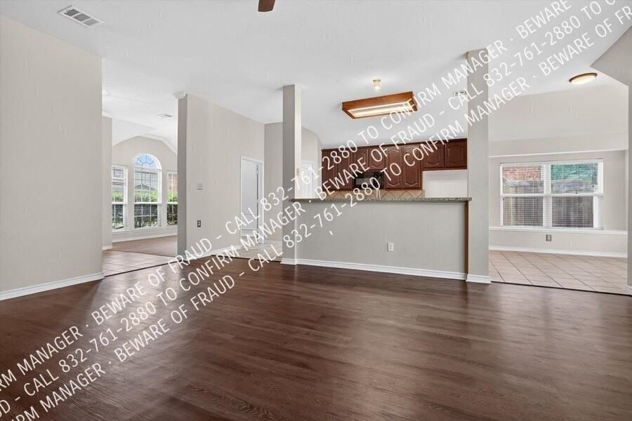 12079 Kingsville Dr - Photo 7 of 28