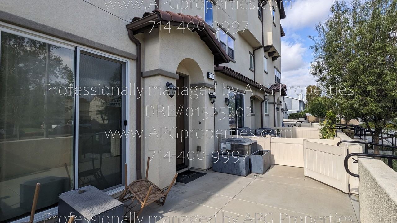 3320 W Mirano Dr - Photo 2 of 25