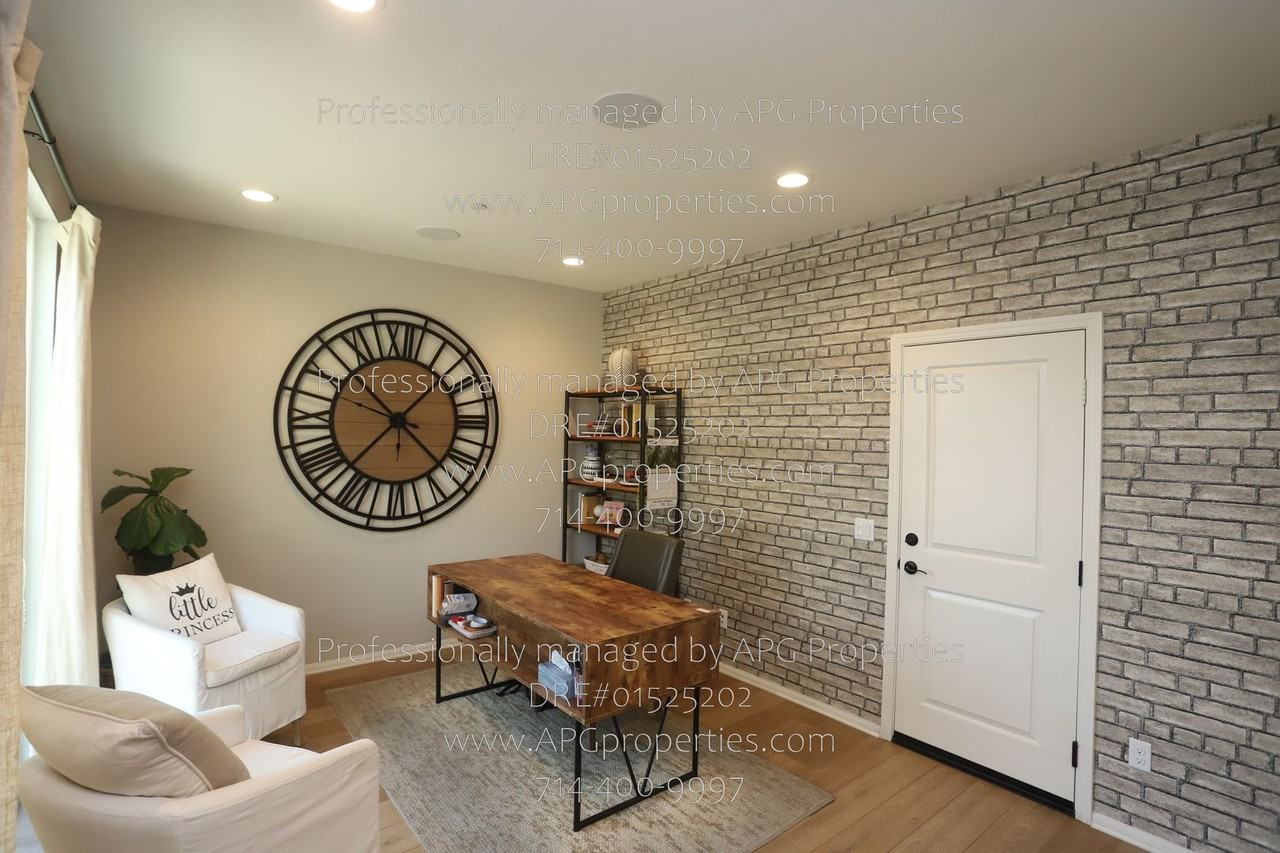3320 W Mirano Dr - Photo 3 of 25