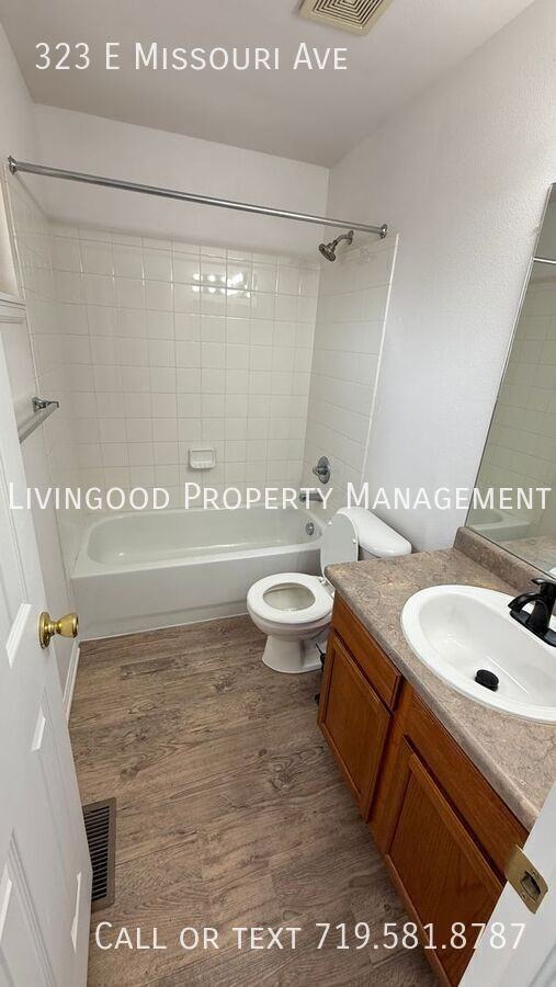 323 E Missouri Ave - Photo 4 of 11