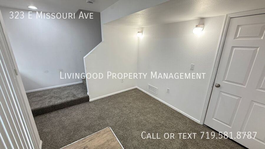 323 E Missouri Ave - Photo 7 of 11