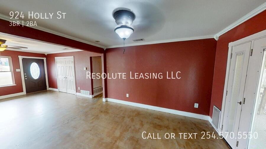 924 Holly St - Photo 7 of 28