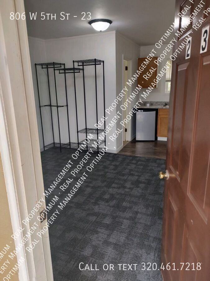 806 W 5th St #23 - Photo 2 of 6