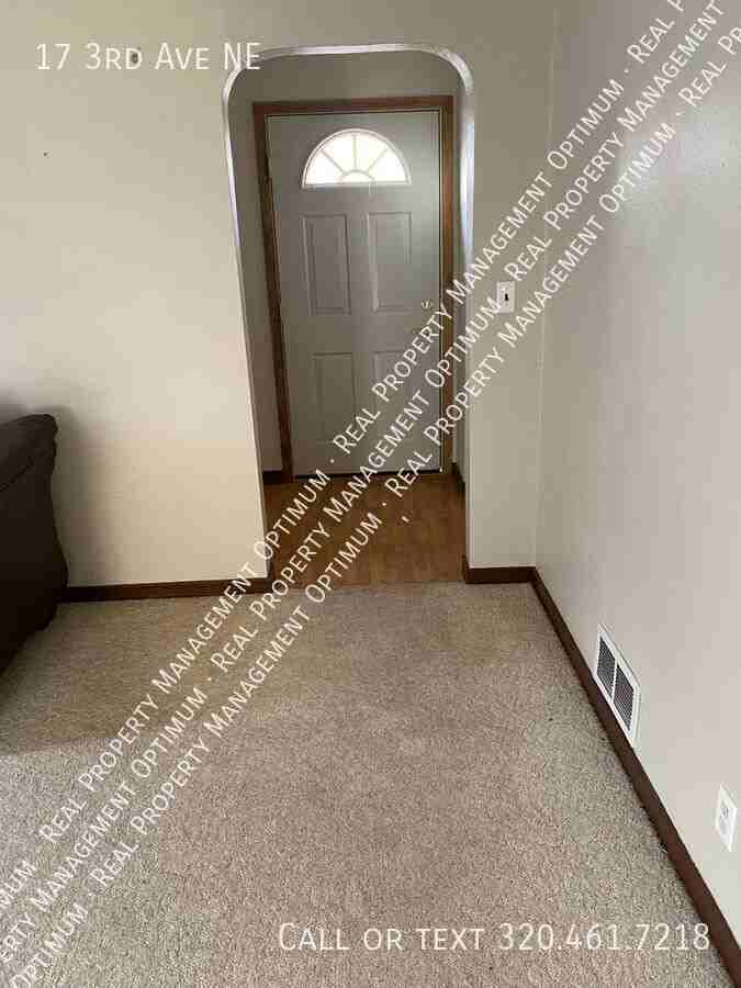 17 3rd Ave Ne - Photo 7 of 26