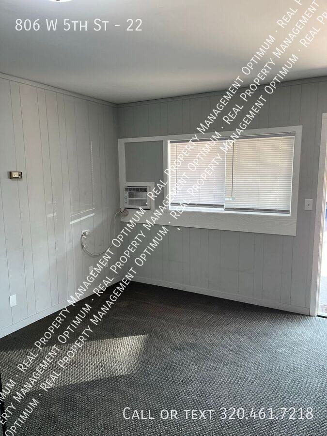 806 W 5th St #22 - Photo 4 of 11
