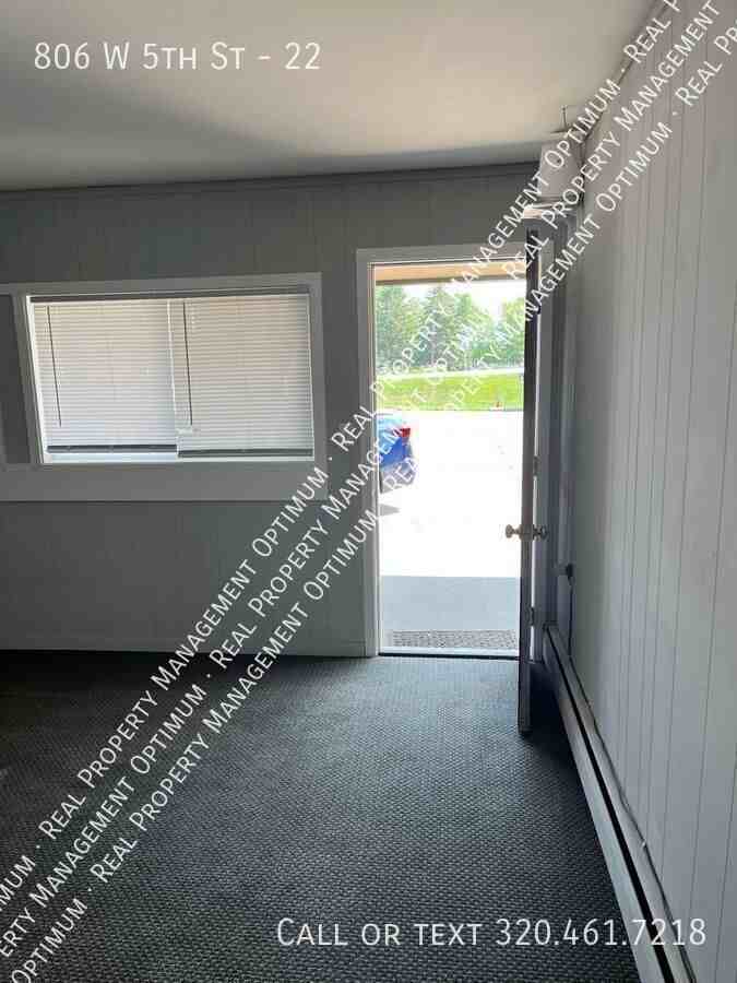 806 W 5th St #22 - Photo 5 of 11