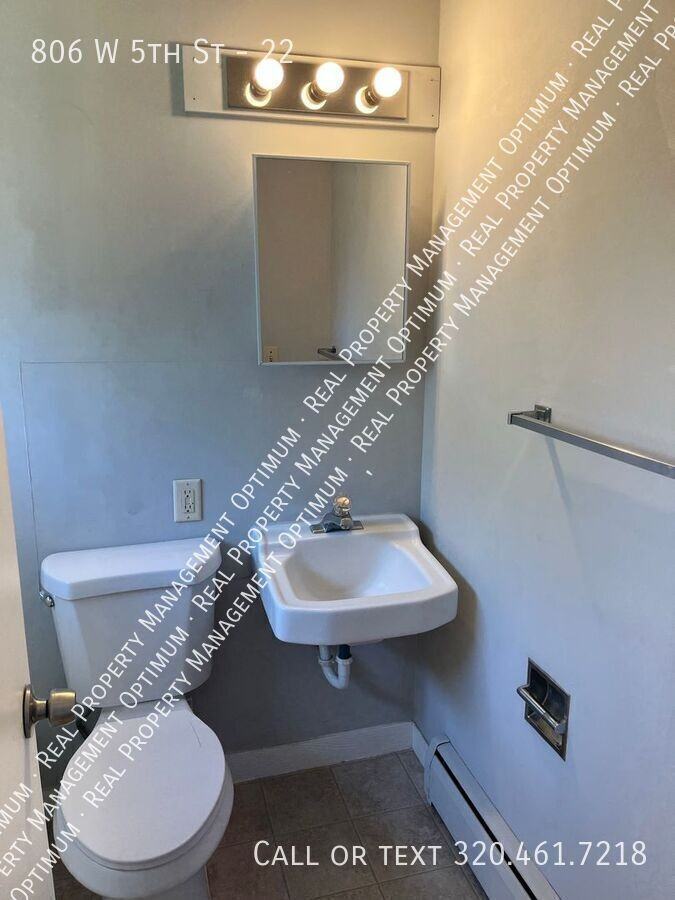 806 W 5th St #22 - Photo 6 of 11