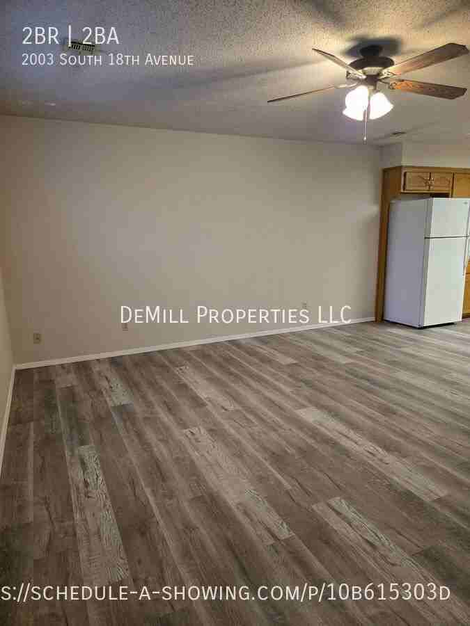 2003 S 18th Ave - Photo 2 of 11