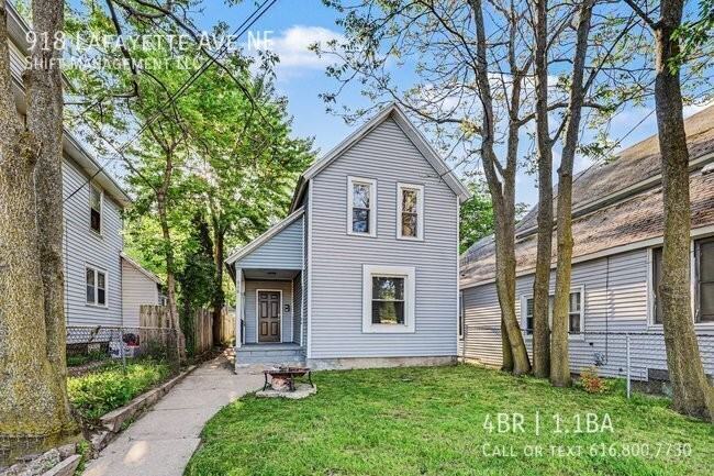 918 Lafayette Ave Ne - Photo 2 of 17