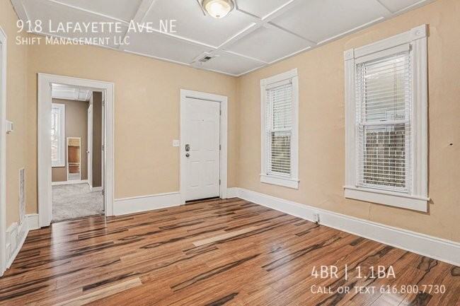 918 Lafayette Ave Ne - Photo 3 of 17