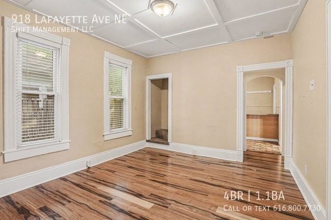 918 Lafayette Ave Ne - Photo 4 of 17