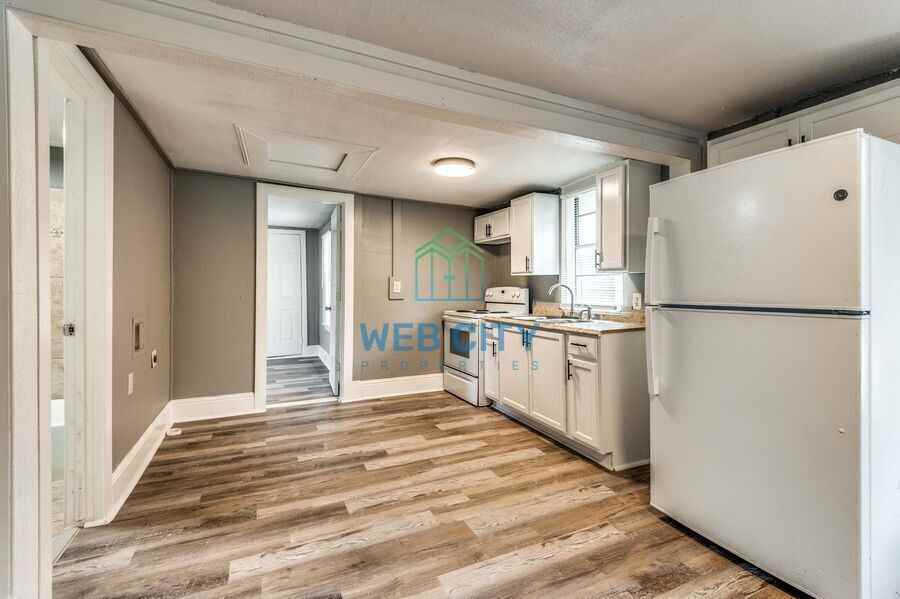 3907 Roberts Ave - Photo 6 of 12